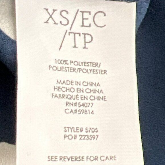 CABI Go To Button Up Blouse Blue White Floral Sz XS #5705 NWOT - Picture 4 of 4